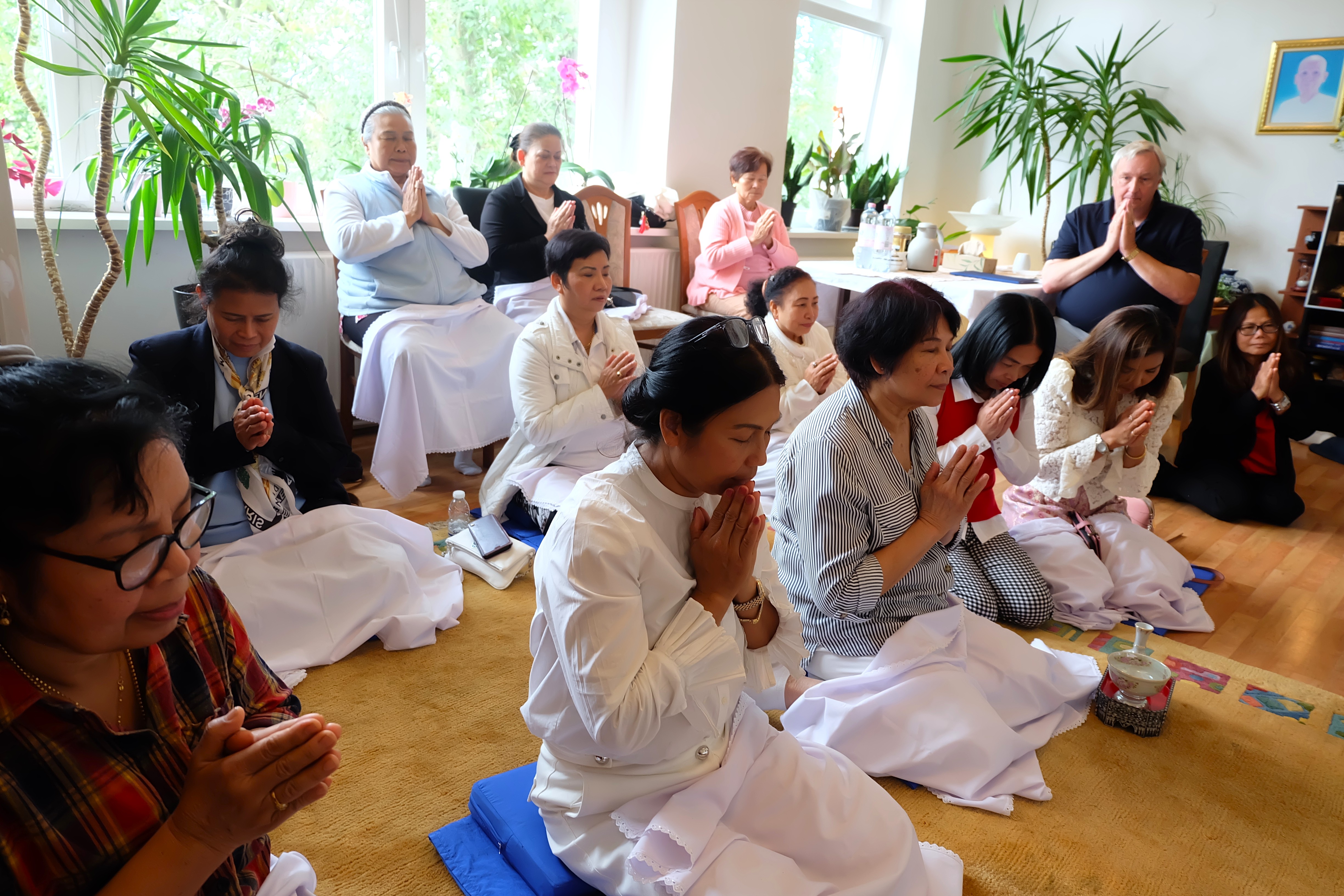 วัดพระธรรมกายเบอร์ลิน ร่วมกับทีมงานอาสาสมัคร จัดกิจกรรมบ้านกัลยาณมิตรสัญจร
