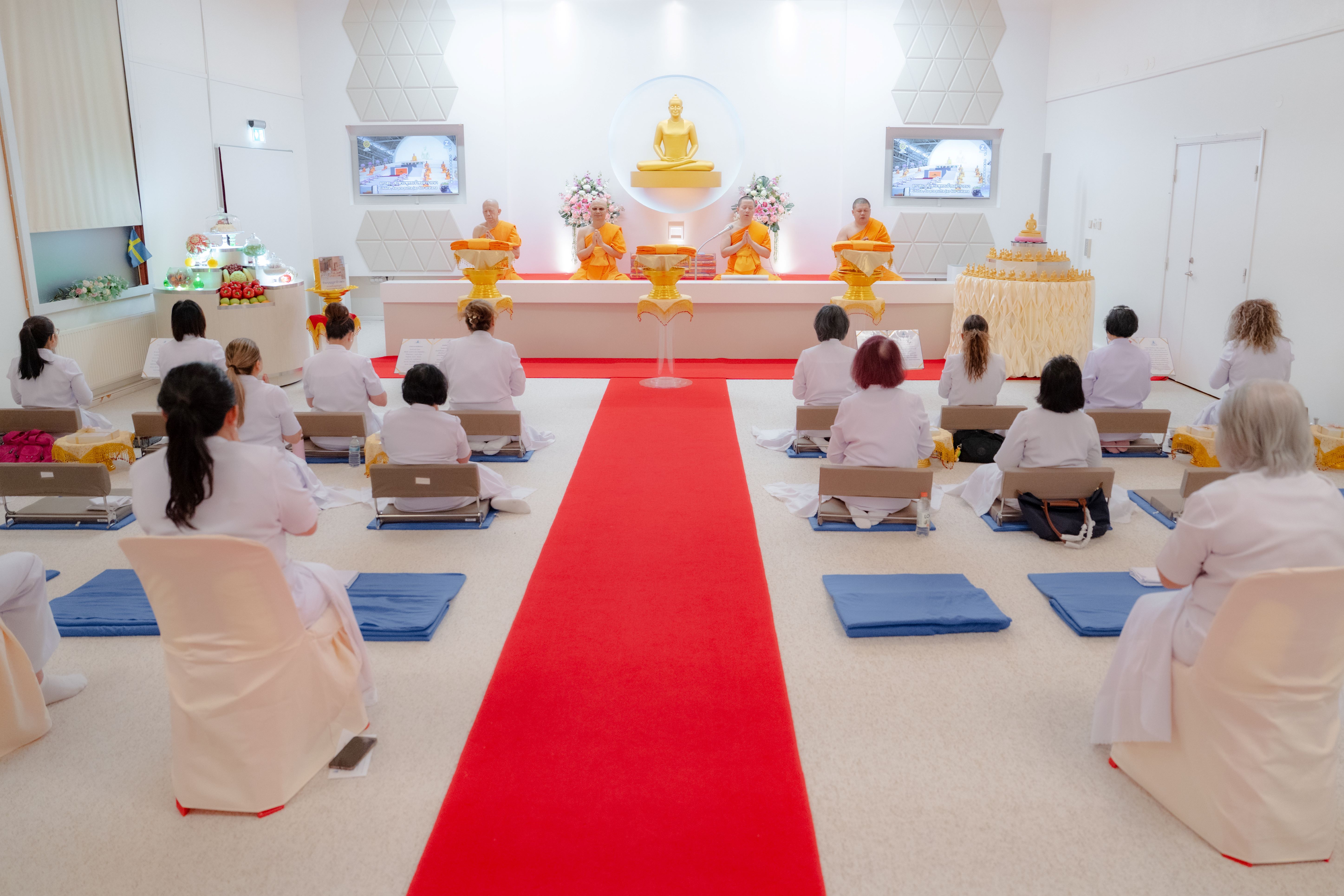 วัดพระธรรมกายสตอกโฮล์ม จัดงานบุญบูชาข้าวพระ