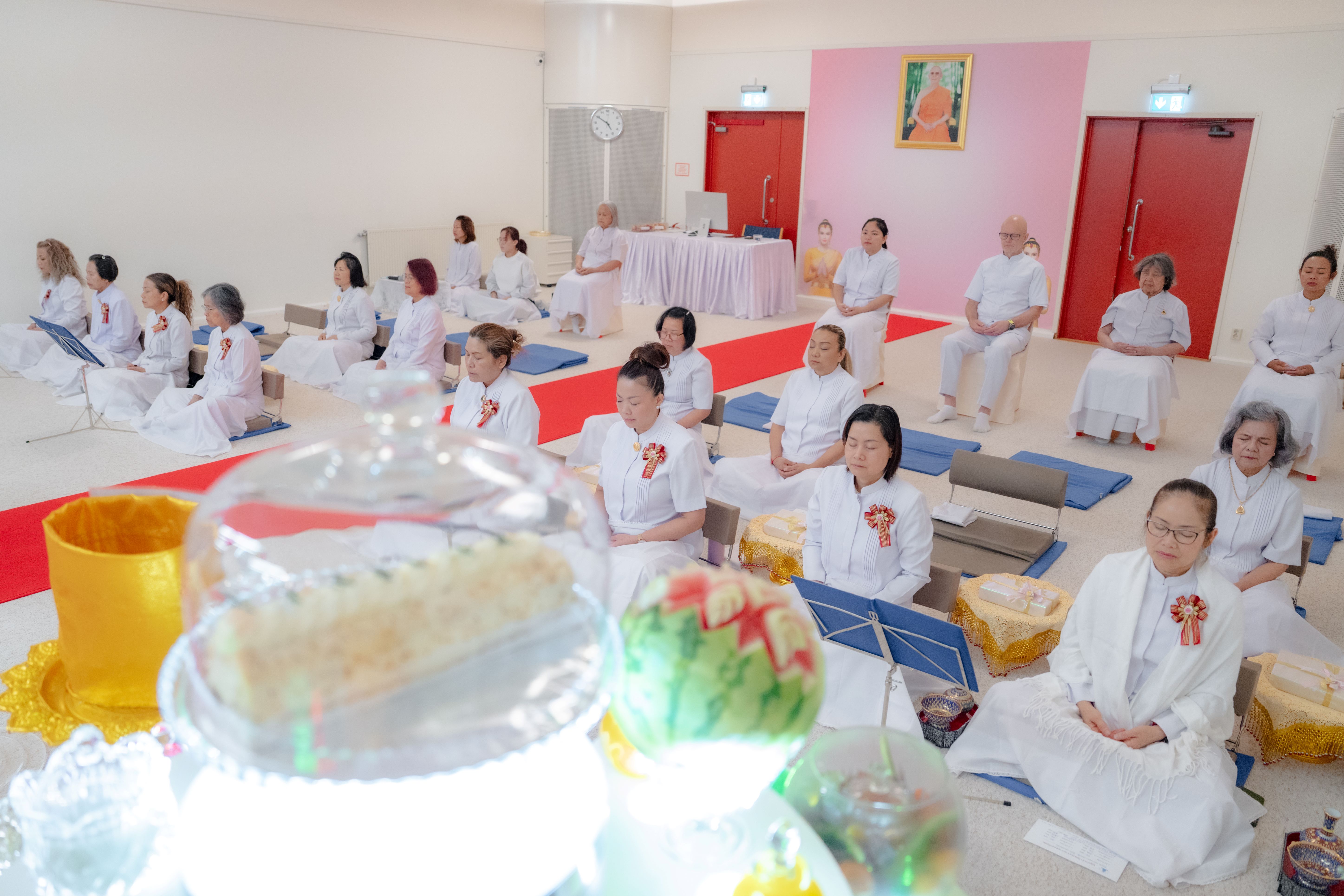 วัดพระธรรมกายสตอกโฮล์ม จัดงานบุญบูชาข้าวพระ