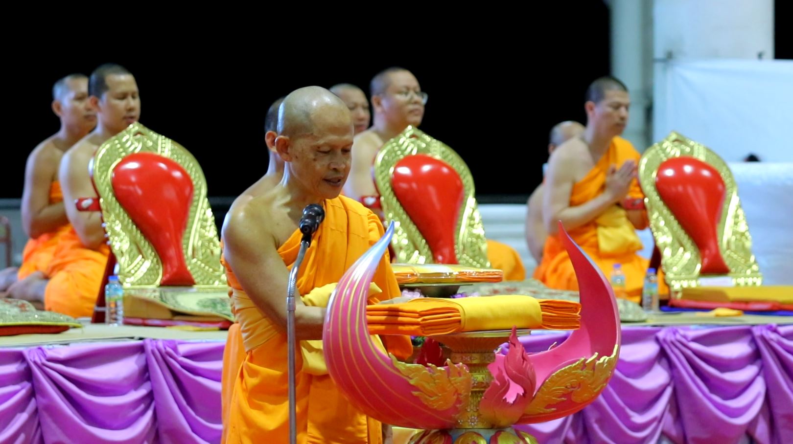 กองริ้วขบวน สำนักศรัทธาภิบาล จัดพิธีทอดผ้าป่าเพื่อสนับสนุนงานพระพุทธศาสนา โอกาสครบรอบ 6 ปี กองริ้วขบวน