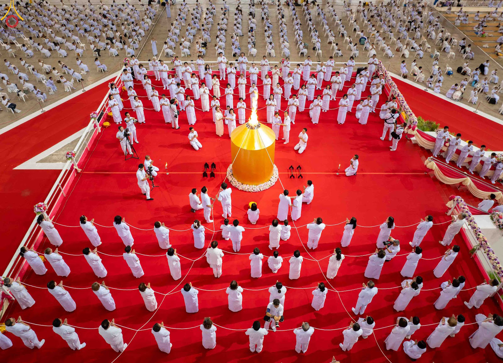 วัดพระธรรมกาย จัดพิธีบูชาข้าวพระ