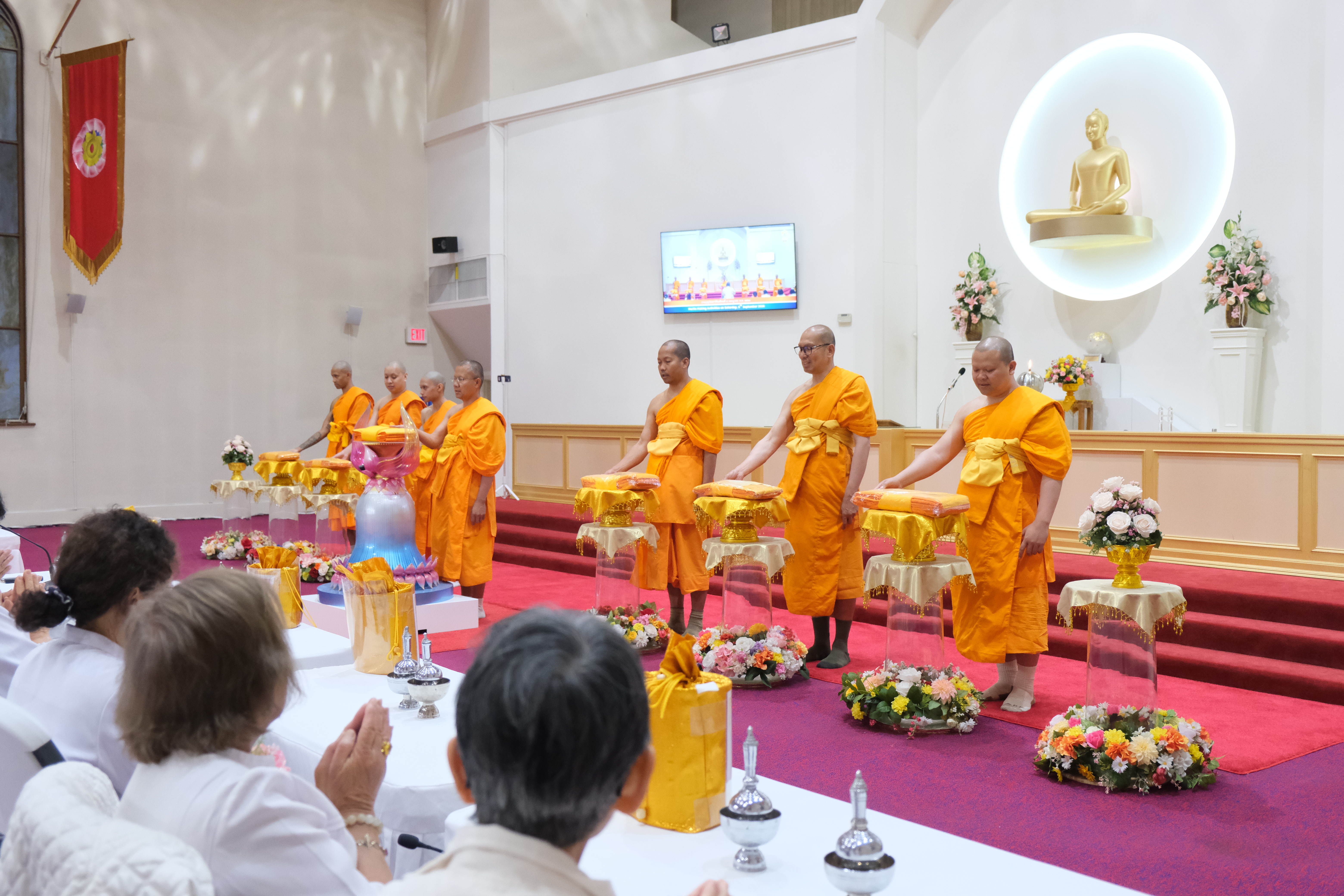 วัดพระธรรมกายออเรกอน จัดงานบุญบูชาข้าวพระ