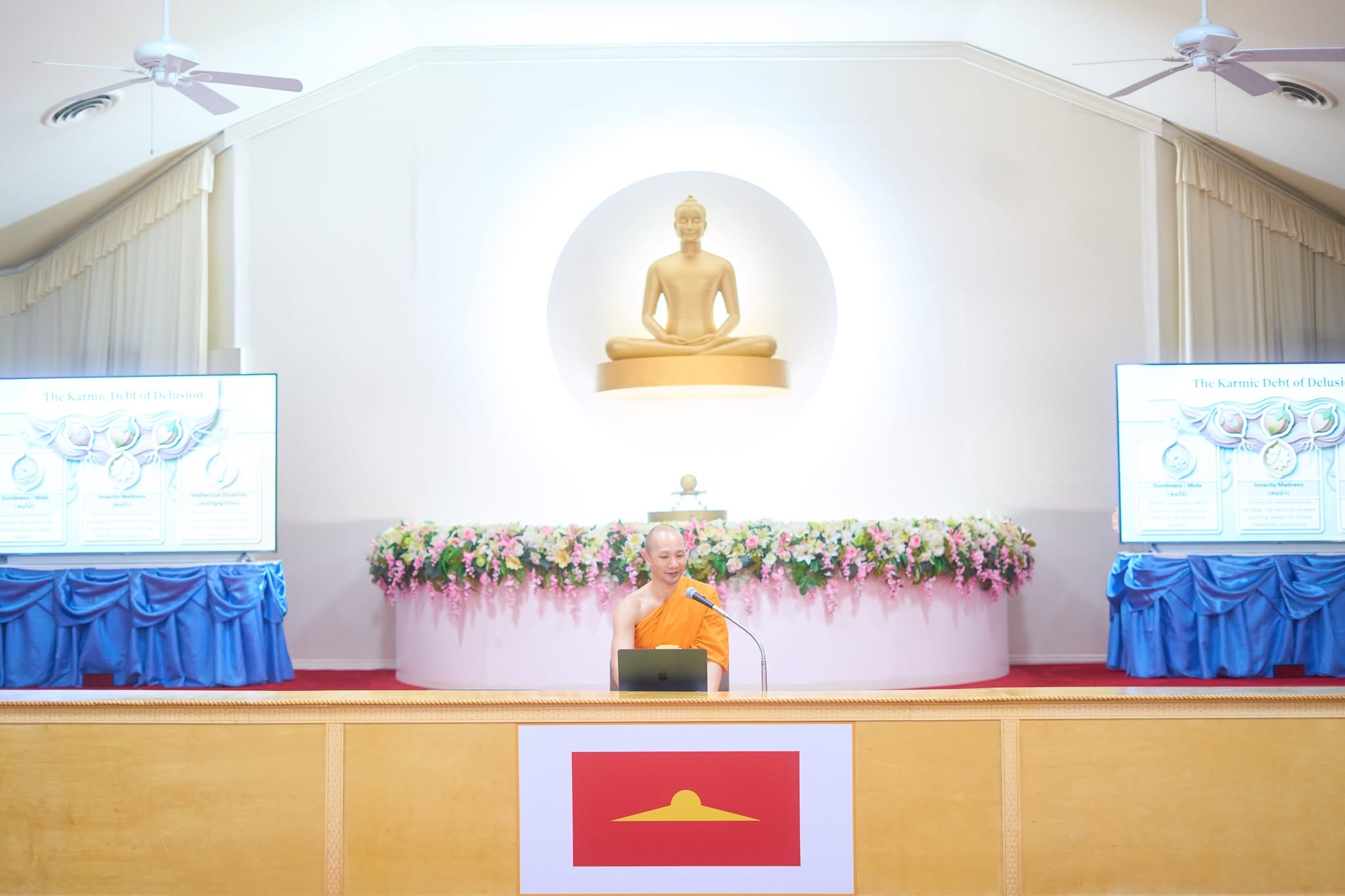 คลาสพระพุทธศาสนาและคลาสสมาธิ ณ วัดพระธรรมกายเท็กซัส