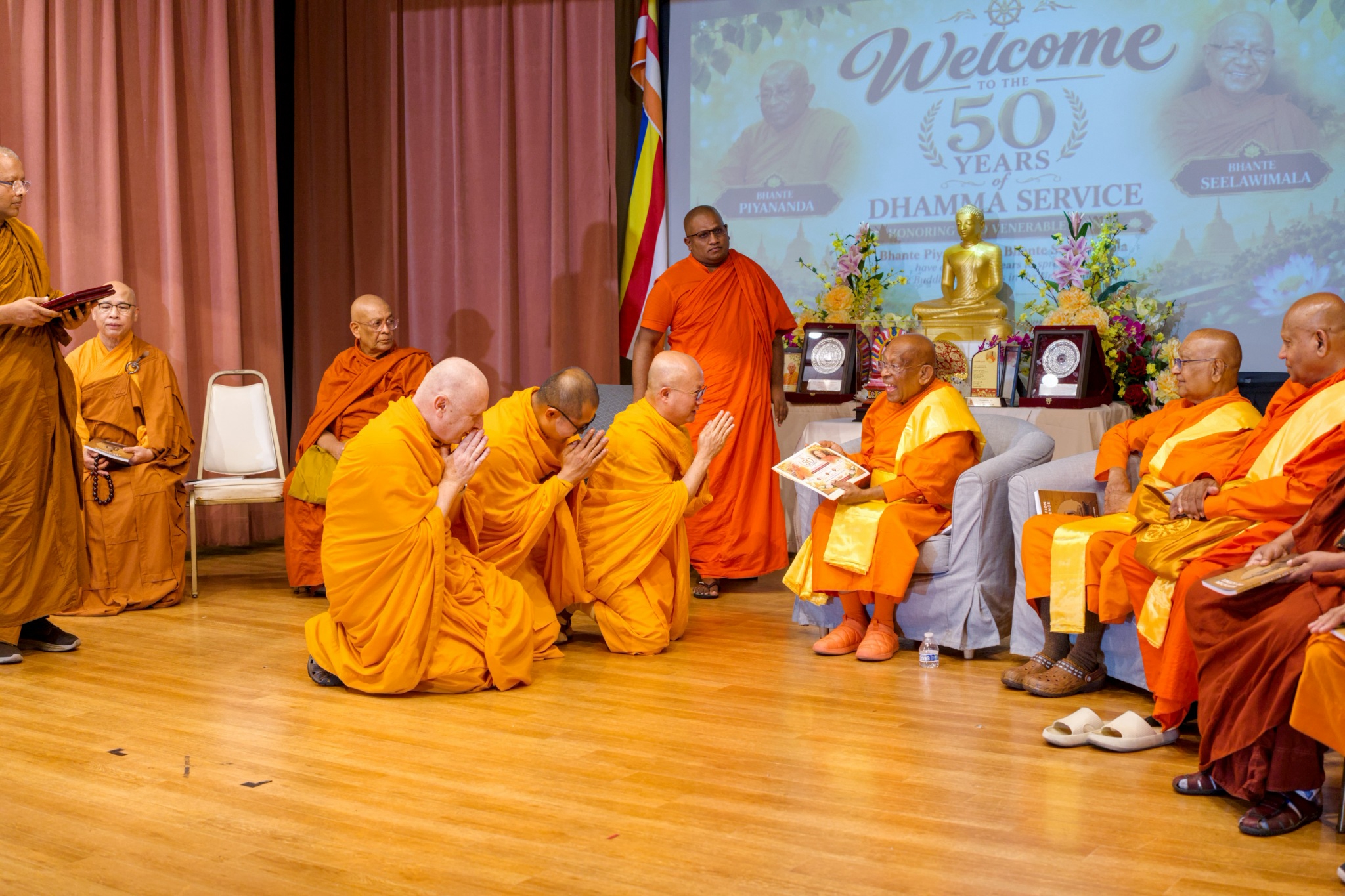 คณะสงฆ์วัดพระธรรมกายแคลิฟอร์เนีย ร่วมงานเฉลิมฉลอง “50 Years of Dhamma Service”