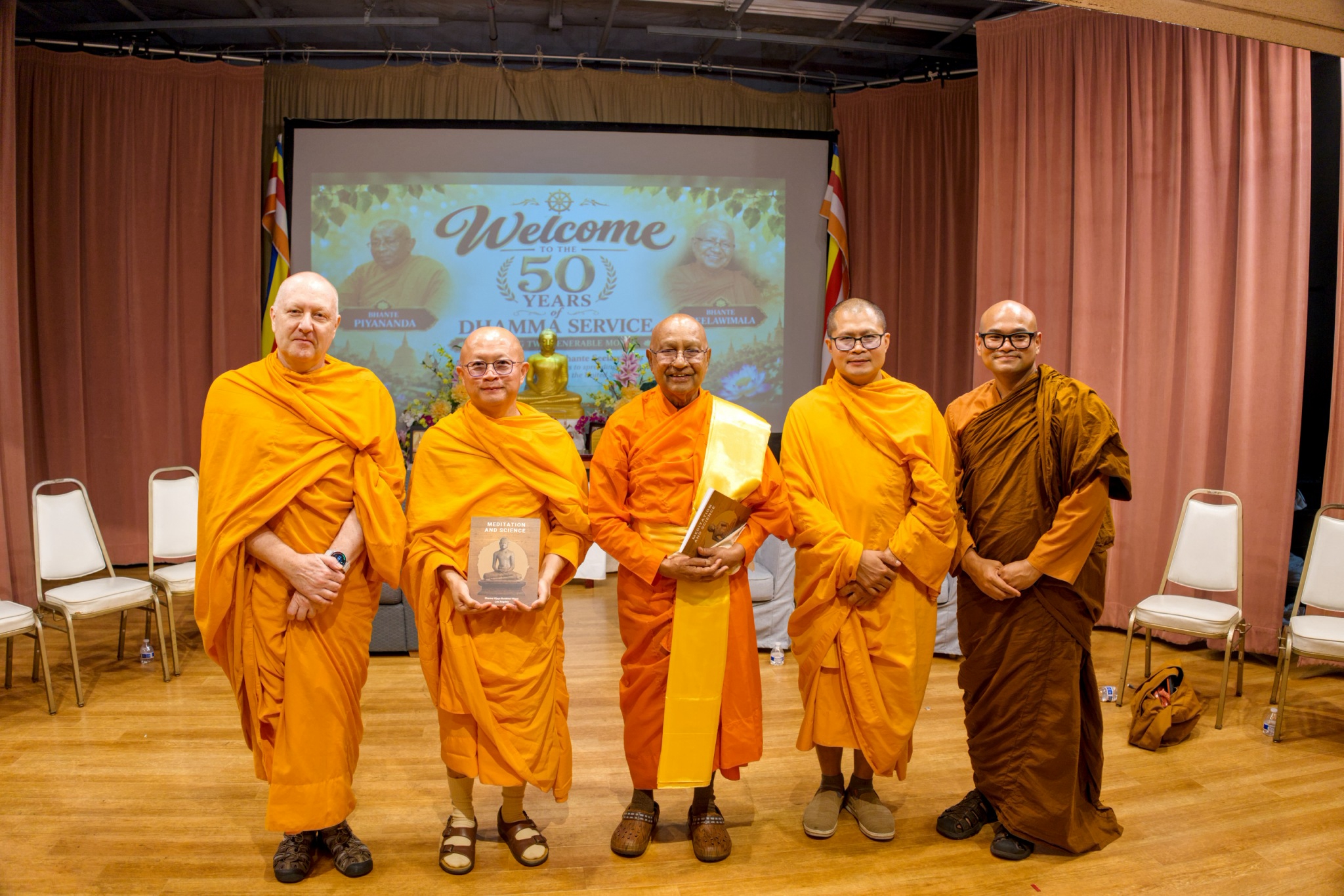 คณะสงฆ์วัดพระธรรมกายแคลิฟอร์เนีย ร่วมงานเฉลิมฉลอง “50 Years of Dhamma Service”