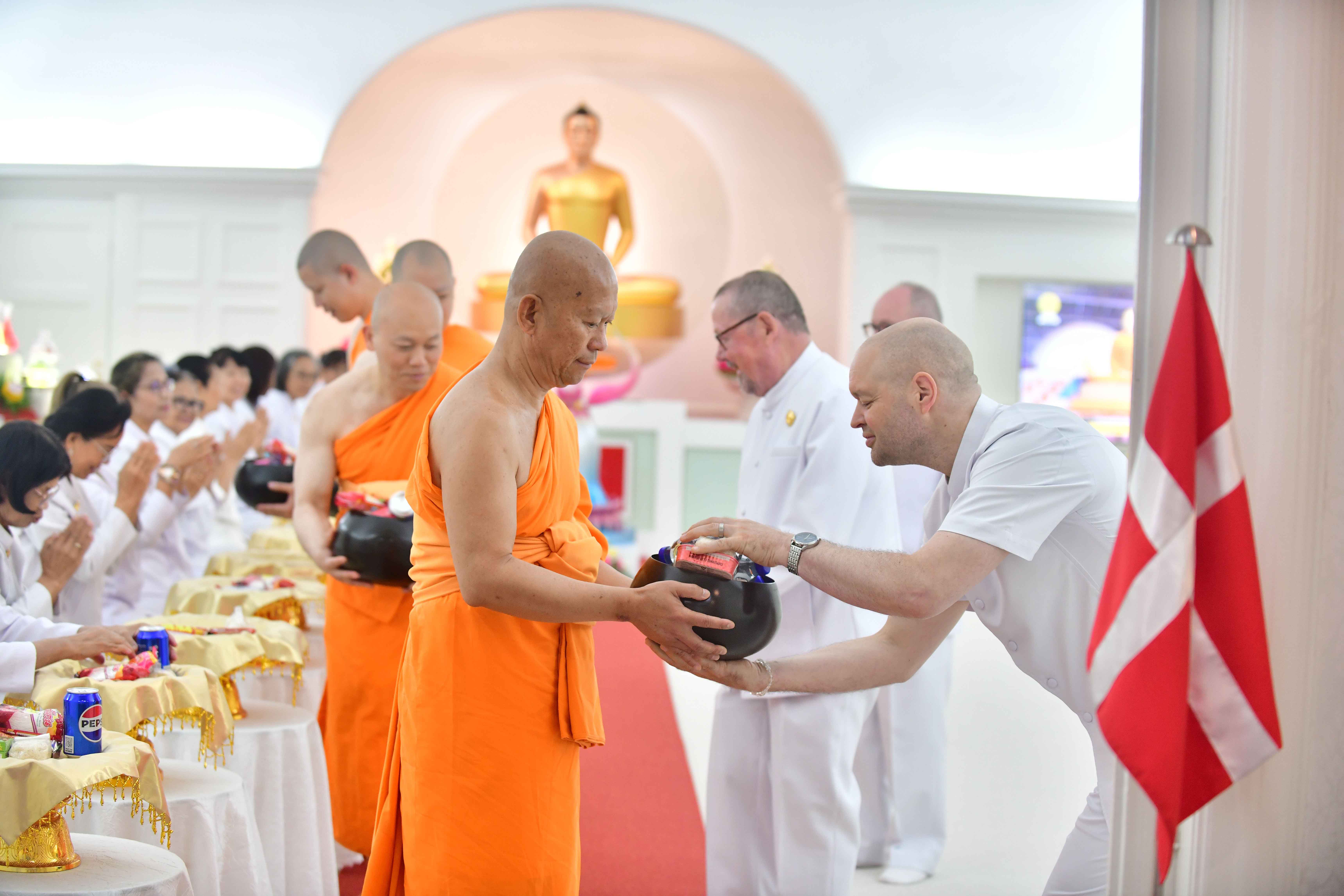 วัดพระธรรมกายเชลแลนด์ จัดงานบุญบูชาข้าวพระ