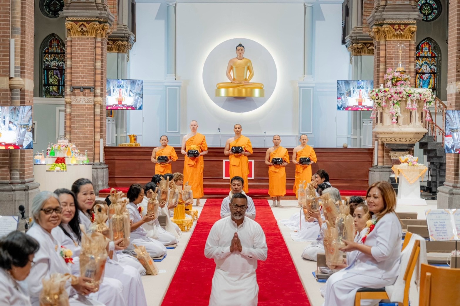 วัดพระธรรมกายเนเธอร์แลนด์ จัดงานบุญบูชาข้าวพระ