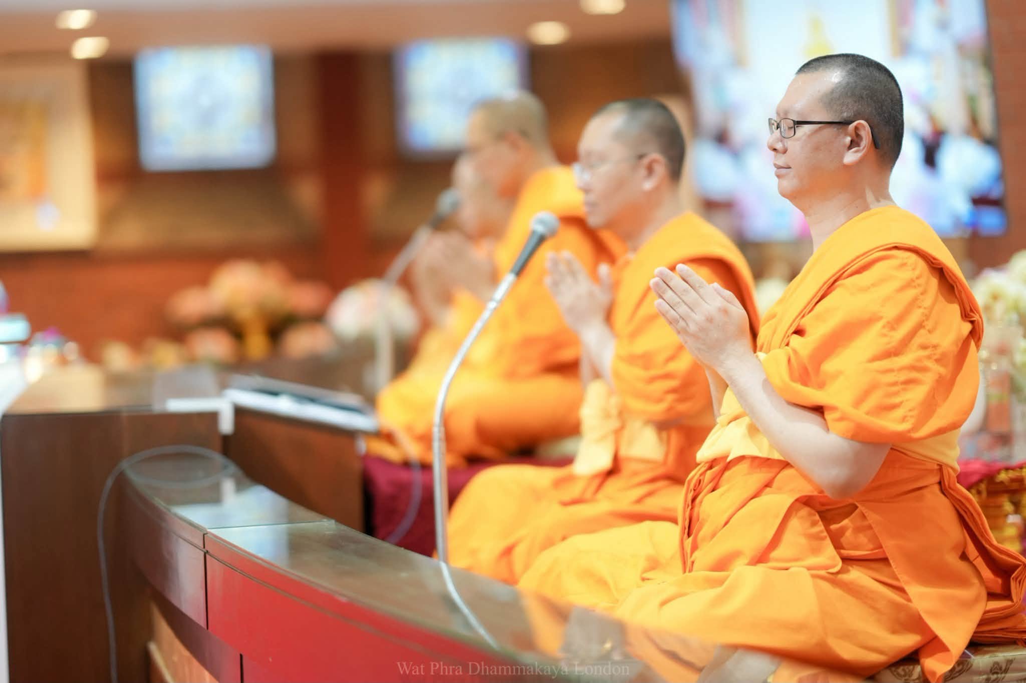 วัดพระธรรมกายลอนดอน จัดงานบุญบูชาข้าวพระ