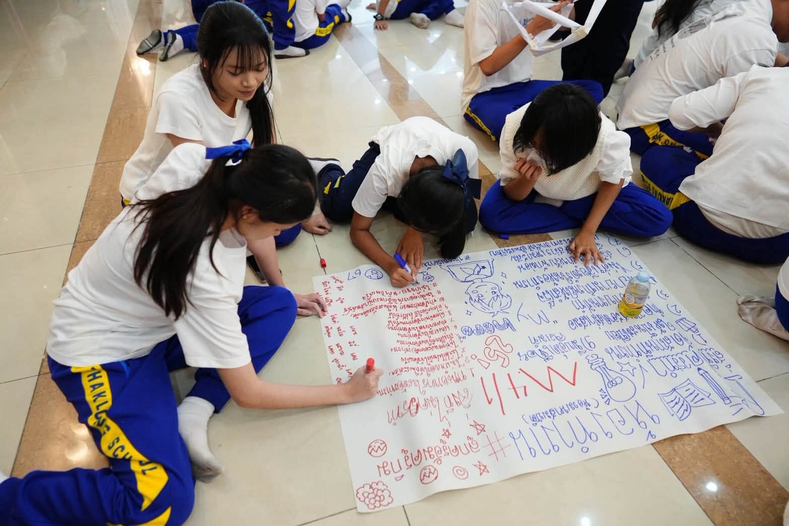 ครูพระสอนศีลธรรม วัดพระธรรมกาย ปฏิบัติหน้าที่พระวิทยากรโครงการส่งเสริมคุณธรรมจริยธรรมนักเรียน ณ รร.เทศบาลท่าโขลง1