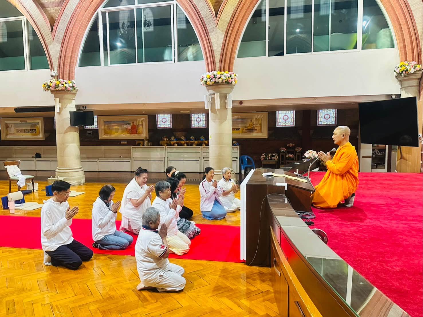 วัดพระธรรมกายลอนดอน จัดปฏิบัติธรรมสาธุชน ครั้งที่ 6 เนื่องในวาระวันละสังขารครบรอบ 26 ปี
