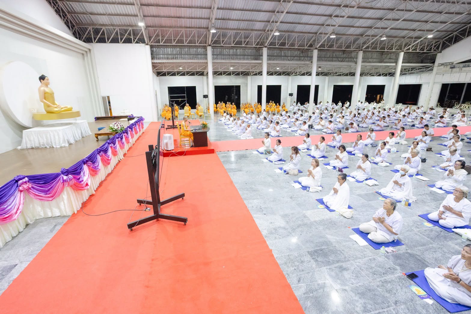 ศูนย์ปฏิบัติธรรมสวนลำดวนสวรรค์ จัดอบรมโครงการอุบาสกแก้ว อุบาสิกาแก้ว รุ่นที่ 2