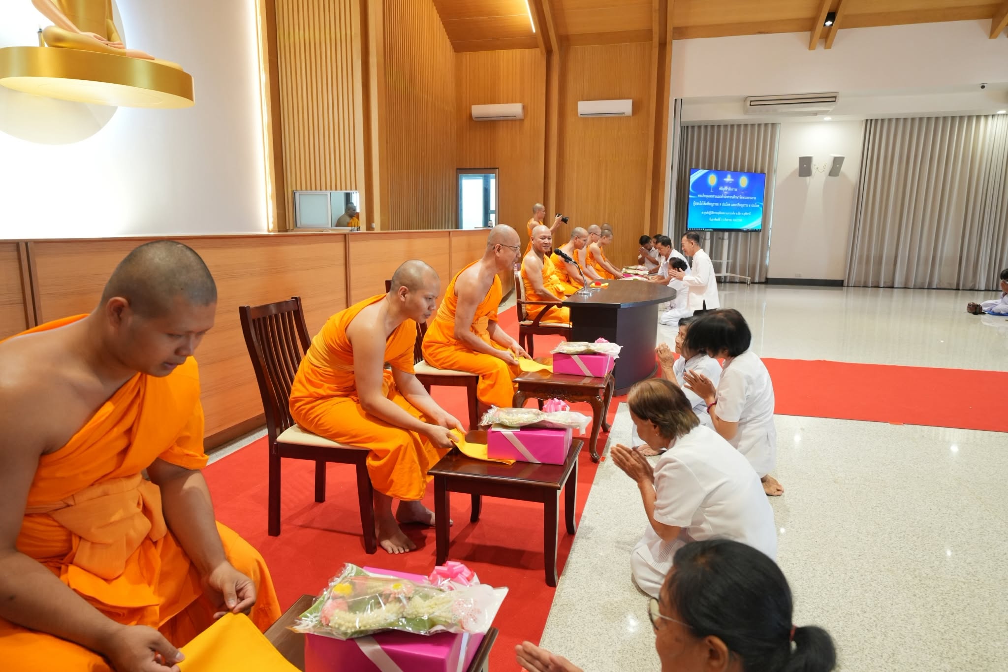 ศูนย์ปฏิบัติธรรมอุทัยแสง จัดพิธีมุทิตาสักการะพระภิกษุ สามเณร ผู้สอบเปรียญธรรม 9 และ เปรียญธรรม 6