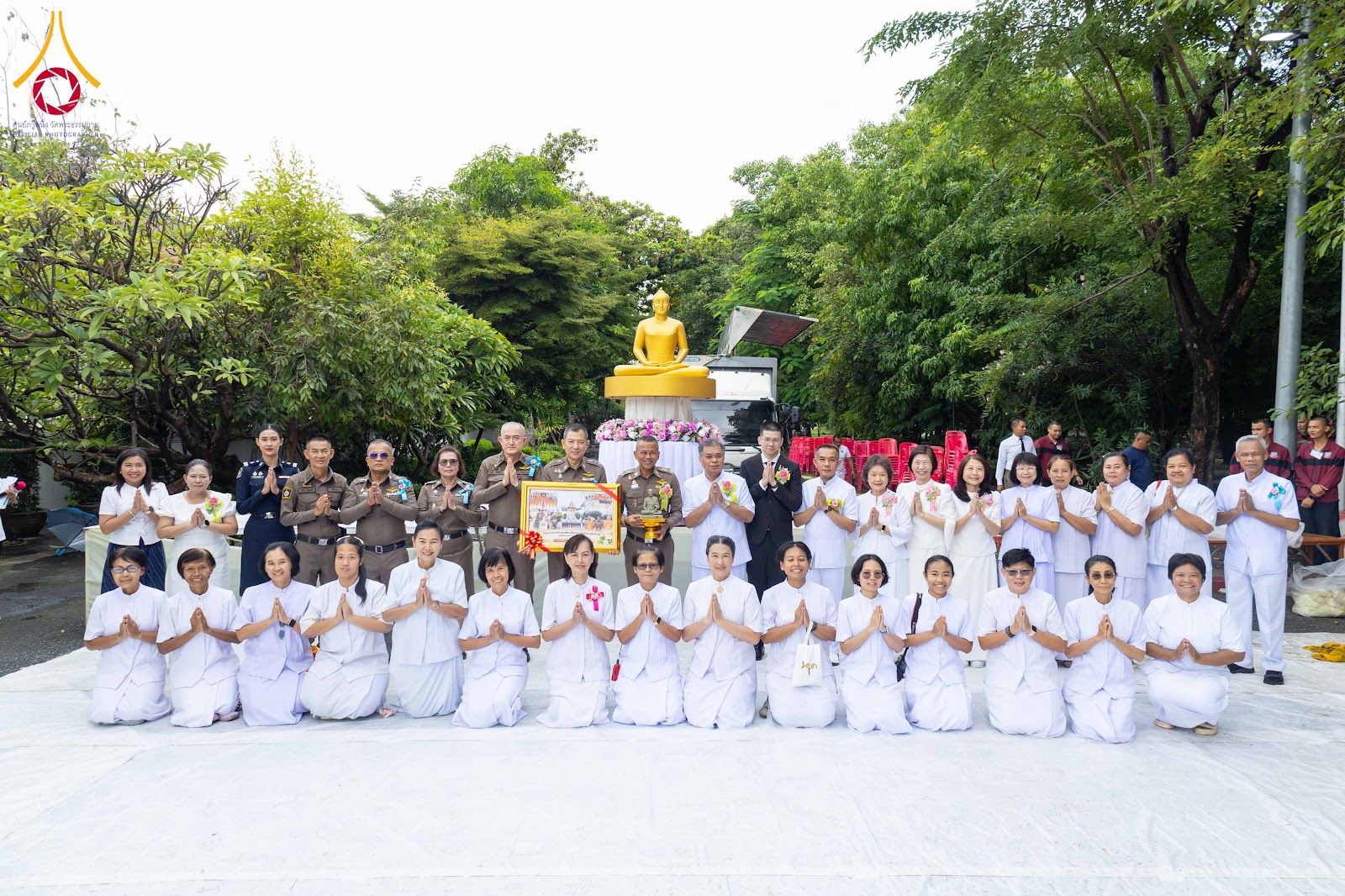 พิธีตักบาตรสามเณรโครงการบรรพชาและพัฒนาศีลธรรม นักเรียนนายสิบตำรวจ ณ วัดพระพุทธบาทราชวรมหาวิหาร