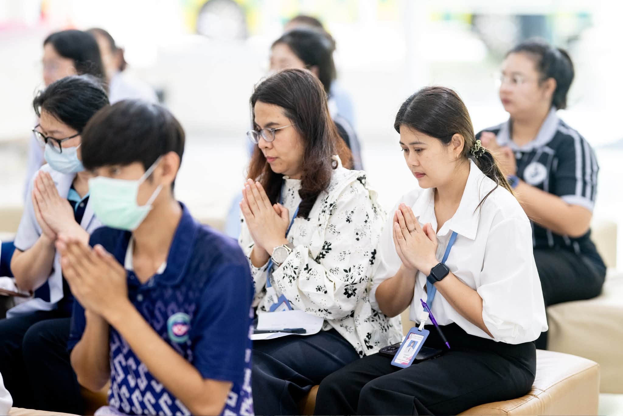 วัดพระธรรมกาย, มูลนิธิธรรมกาย, มูลนิธิธรรมรักษา ส่งมอบยาแก่สำนักงานสาธารณสุขจังหวัดปทุมธานี และโรงพยาบาลในสังกัด 8 แห่ง