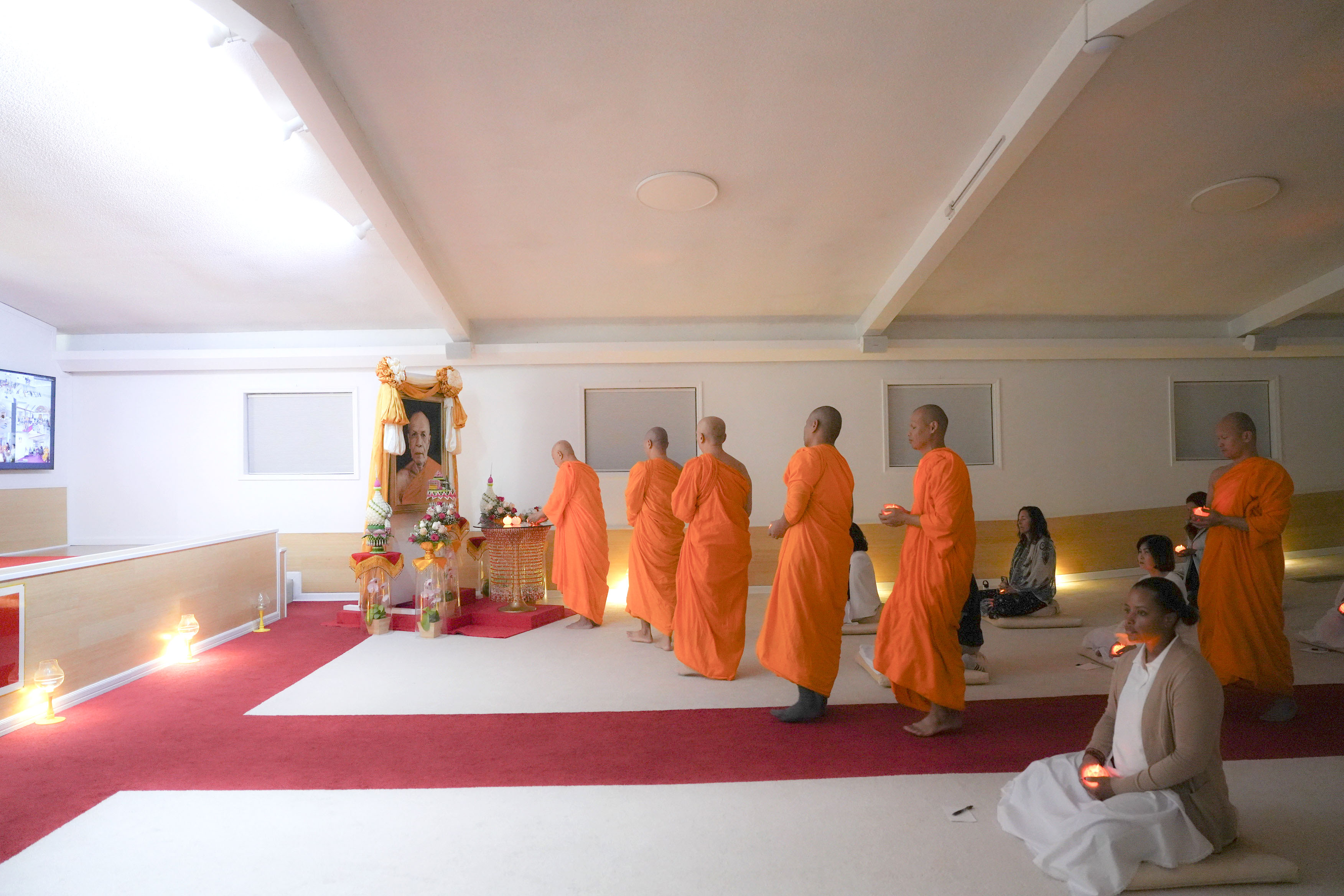 วัดพระธรรมกายจอร์เจีย จัดปฏิบัติธรรมชาวท้องถิ่นในคืนวันเพ็ญ