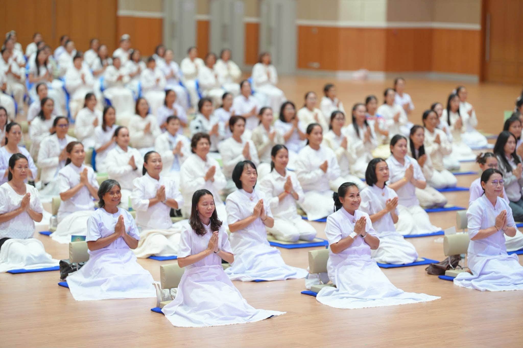 ชมรมพุทธศาสตร์สากล จัดโครงปฏิบัติธรรมครูฟื้นฟูศีลธรรมโลก รุ่นที่ 6