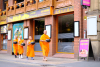 พระสงฆ์และสามเณรวัดพระธรรมกายแมนเชสเตอร์ รับบิณฑบาต ณ  ChinaTown