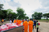 วัดพระธรรมกาย มอบถุงยังชีพช่วยผู้ประสบภัยน้ำท่วม อ.บางบาล จ.พระนครศรีอยุธยา