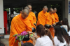 เครือข่ายชมรมพุทธทั่วประเทศ จัดตักบาตรช่วยเหลือภัยน้ำท่วมภาคเหนือ
