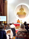 วัดพระธรรมกายลอนดอน จัดปฏิบัติธรรมประจำสัปดาห์แก่ชาวท้องถิ่น