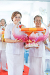 ศูนย์ปฏิบัติธรรมอัมพวา จัดพิธีทอดผ้าป่า