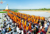 พิธีตักบาตรพระกว่า 300 รูป ฉลองพิธีประดิษฐานพระบรมสารีริกธาตุ ณ ปทุมเจดีย์ เจดีย์พระพุทธเจ้า 5 พระองค์