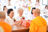 ศูนย์ปฏิบัติธรรมน้ำใสใจสว่าง จัดพิธีทอดผ้าป่าติดตั้งเครื่องเสียงและราวกันตก