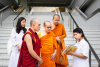 คณะสงฆ์และอุบาสิกา นักศึกษา มจร. มาเยี่ยมชมวัดพระธรรมกาย