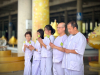 ครอบครัวชาวสิงคโปร์ มาเยี่ยมชมวัดพระธรรมกาย