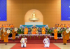วัดพระธรรมกายจัดมุทิตา ป.ธ.9 ปีที่ 37 มอบโล่เกียรติยศ - มอบทุน - อุปกรณ์การเรียนสำนักเรียนบาลีดีเด่น  และถวายสังฆทานคณะสงฆ์ 2,000 วัด - 323 วัด 4 จ.ชายแดนภาคใต้ - นั่งสมาธิ เนื่องในวันสมาธิโลก