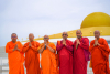 ชาวศรีลังกา เดินทางมาเยี่ยมชมวัดพระธรรมกาย