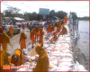 วัดพระธรรมกายช่วยเสริมคันกั้นน้ำเลียบคลองระพีพัฒน์