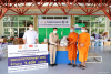 คณะสงฆ์ปทุมธานีร่วมกับวัดพระธรรมกายมอบอาหารปรุงสุกพร้อมรับประทานสนับสนุนโรงพยาบาลสนาม มทร.ธัญบุรี