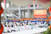 วัดพระธรรมกาย จัดพิธีตักบาตรสามเณรกว่า 300 รูป เนื่องในวันสามเณร