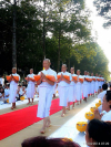 วัดพระธรรมกายจัดพิธีอุปสมบทหมู่บูชาธรรม 130 ปี พระมงคลเทพมุนี (สด จนฺทสโร)