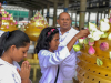 ชาวศรีลังกา เดินทางมาเยี่ยมวัดพระธรรมกาย