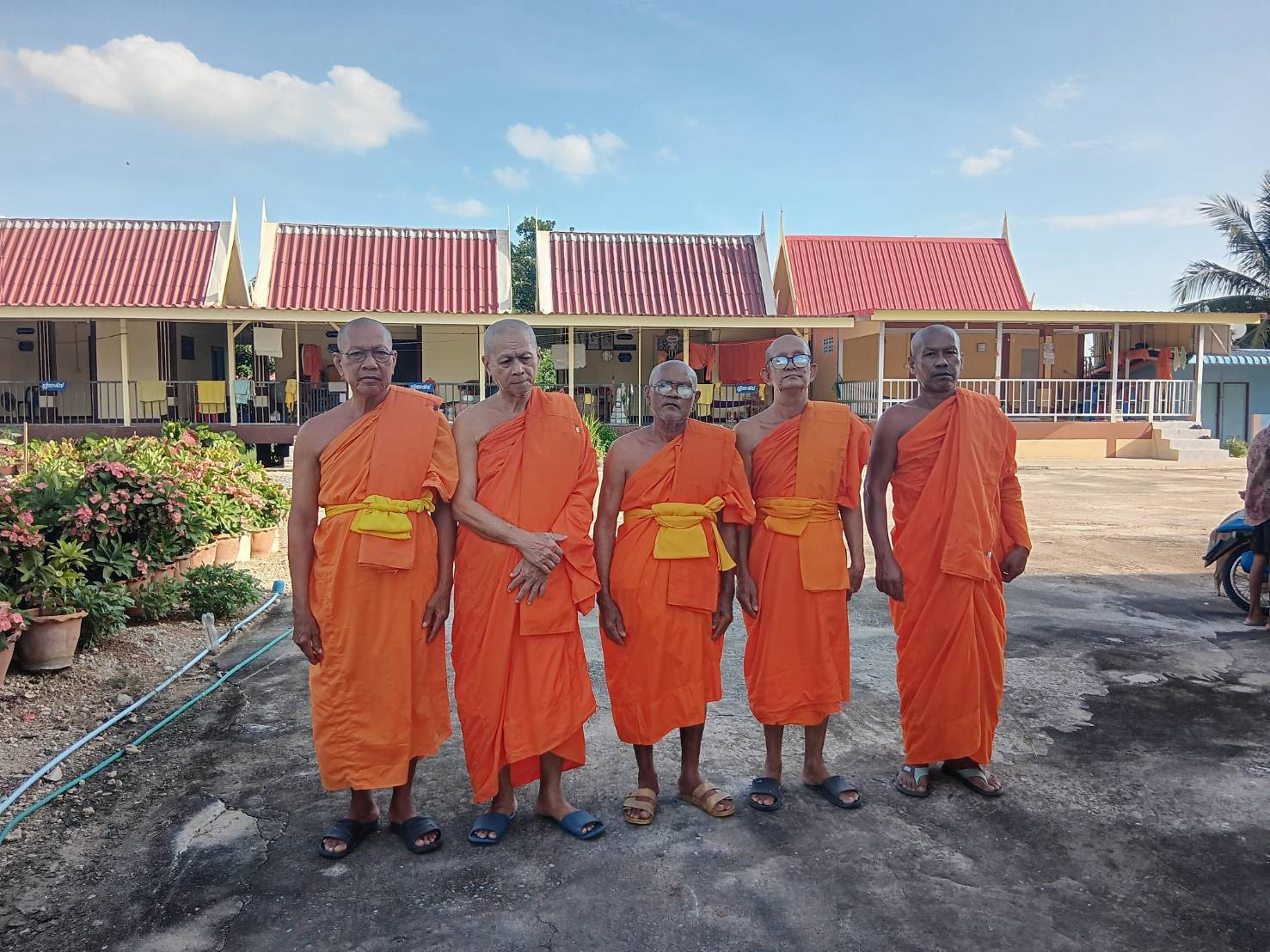 วัดช่องแกระ