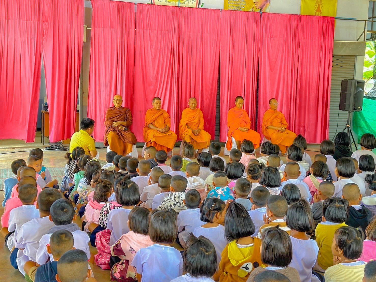 วัดเขาแหลม