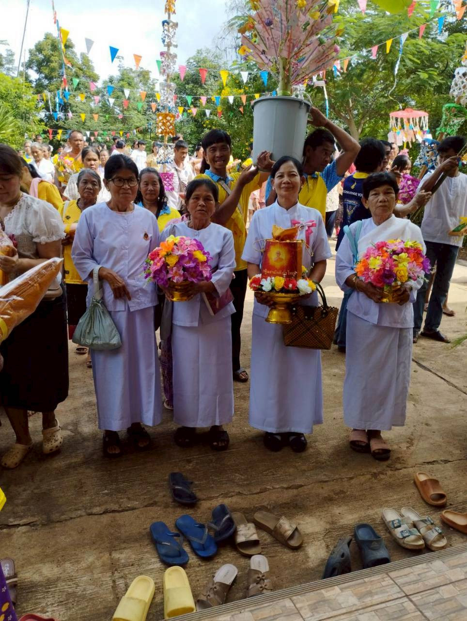 ภาพกล่าวคำถวายกฐินวัดบ้านเมืองแฝก