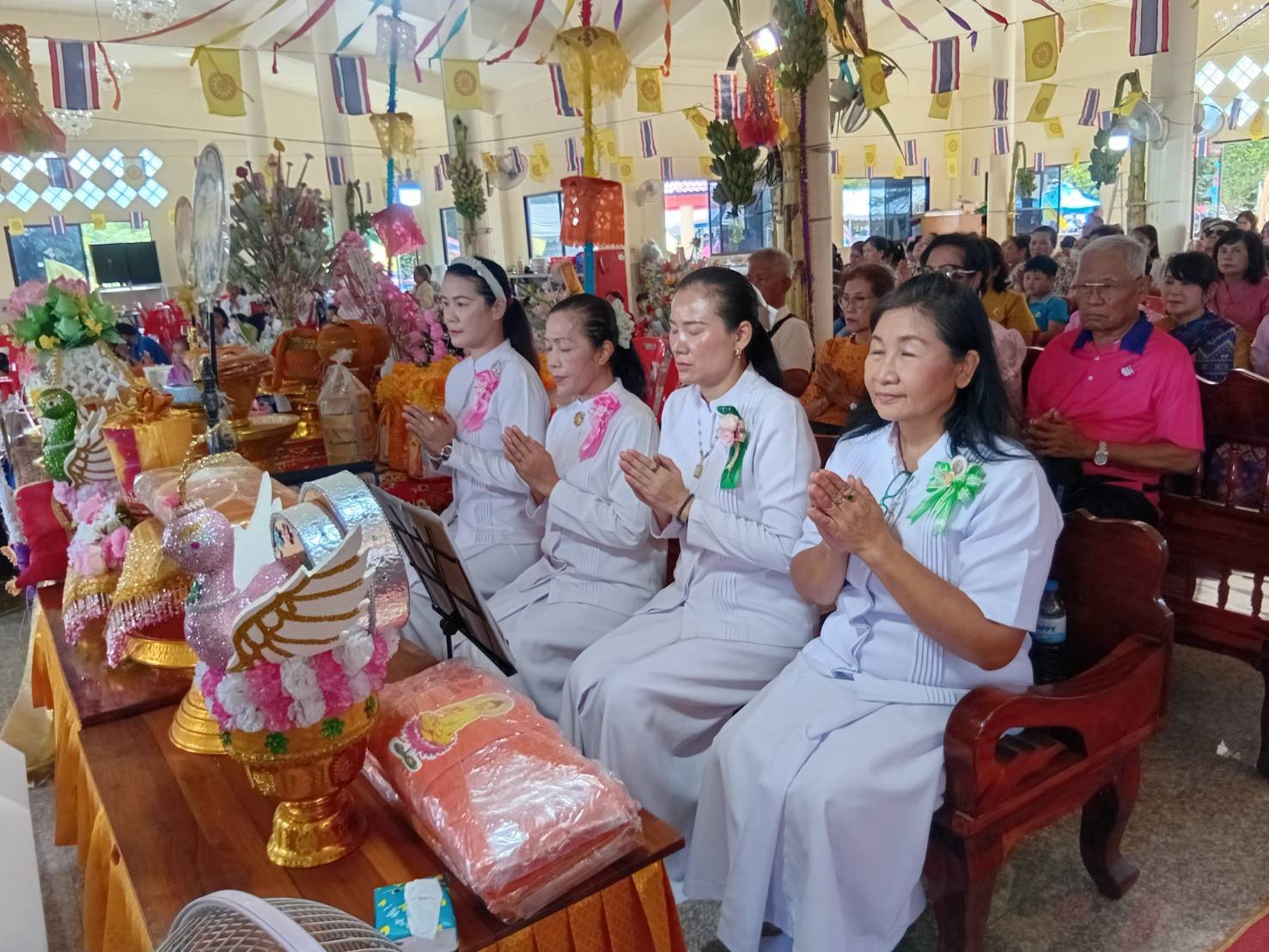 ภาพร่วมพิธีกรรมวัดกะบกเตี้ย