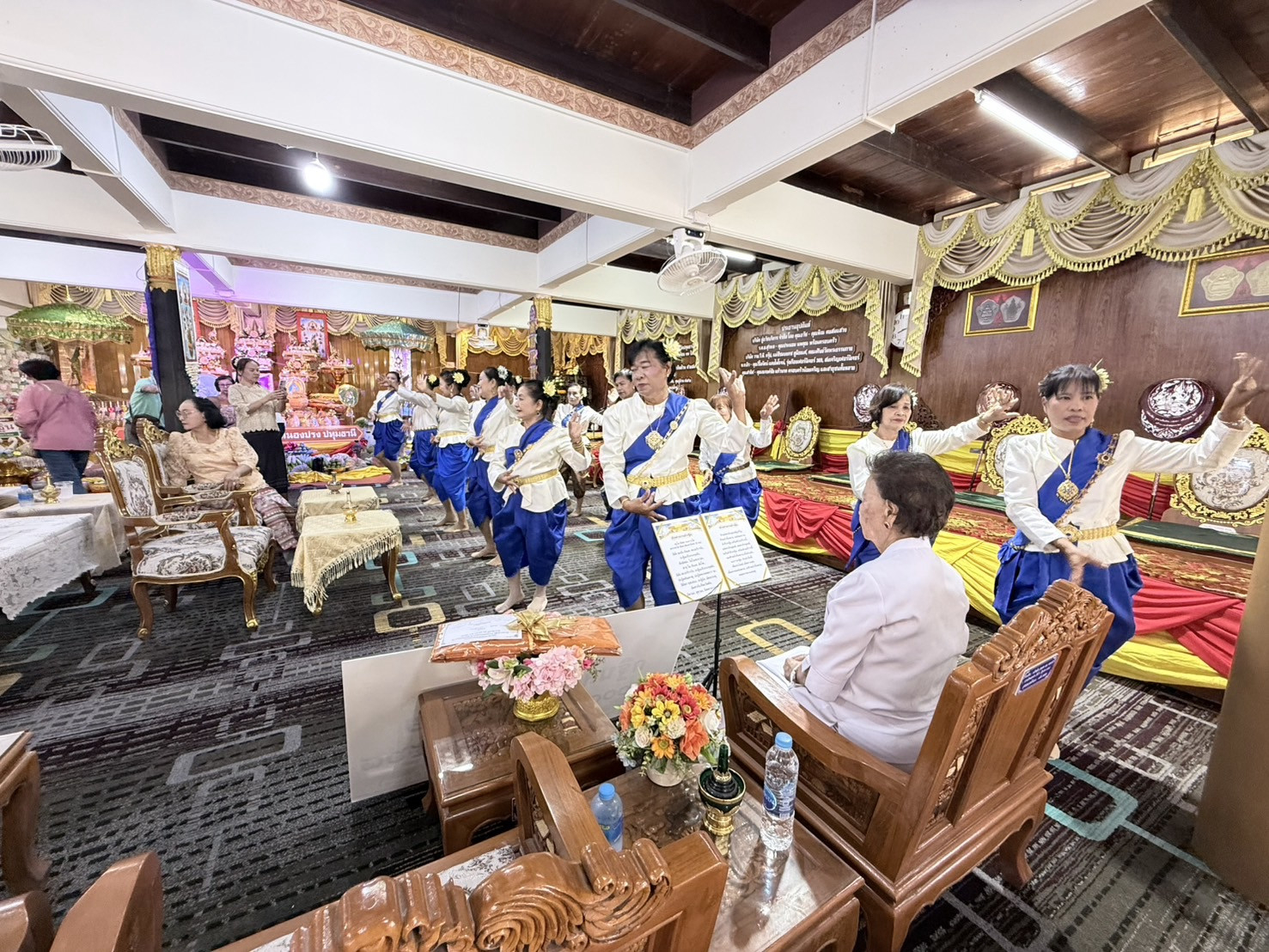 ภาพร่วมพิธีกรรมวัดหนองปรง