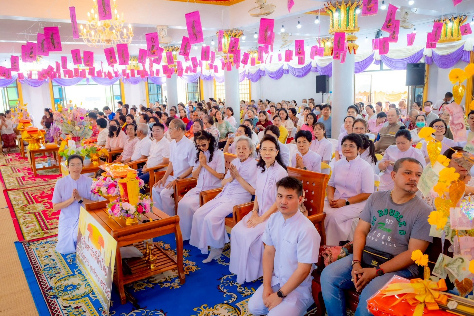 ภาพร่วมพิธีกรรมวัดหว่านบุญ