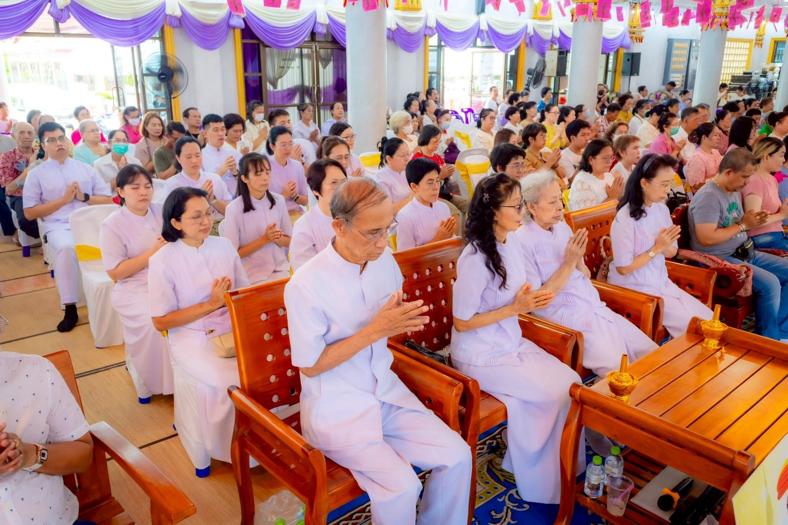 ภาพร่วมพิธีกรรมวัดหว่านบุญ