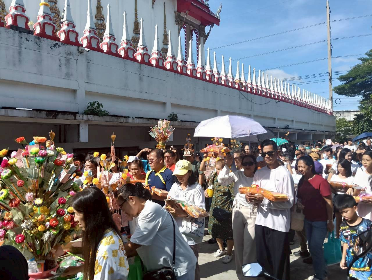ภาพร่วมพิธีกรรมวัดคุณหญิงส้มจีน