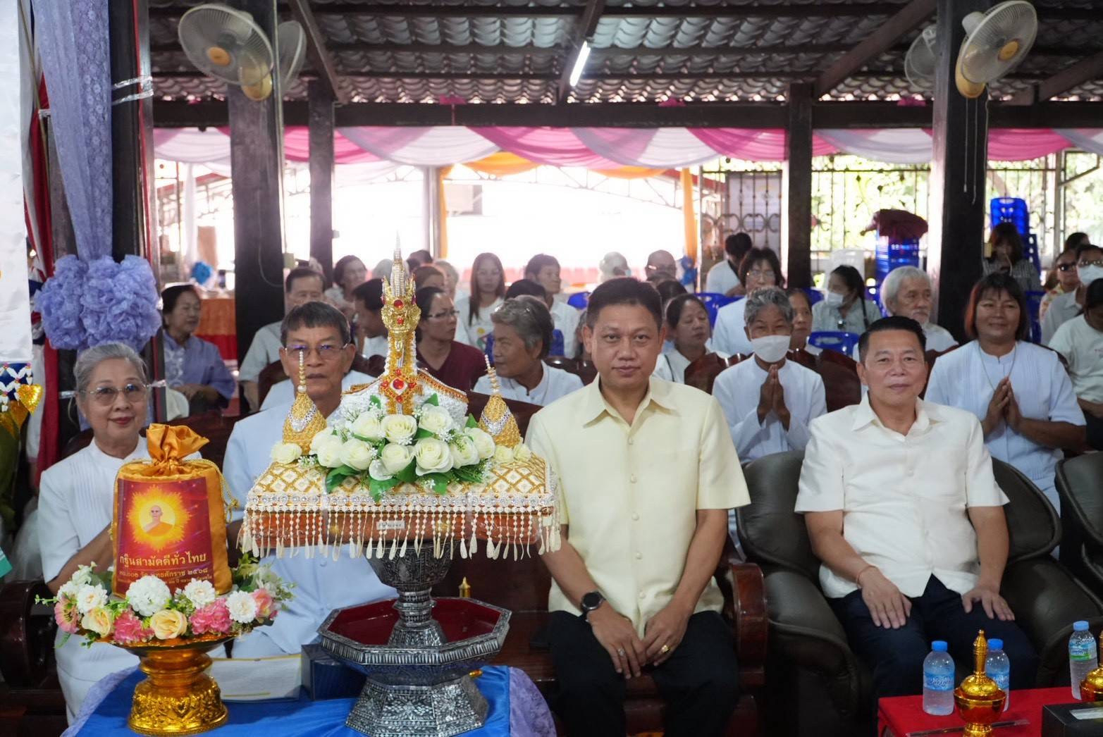 ภาพร่วมพิธีกรรมวัดเขาดิน