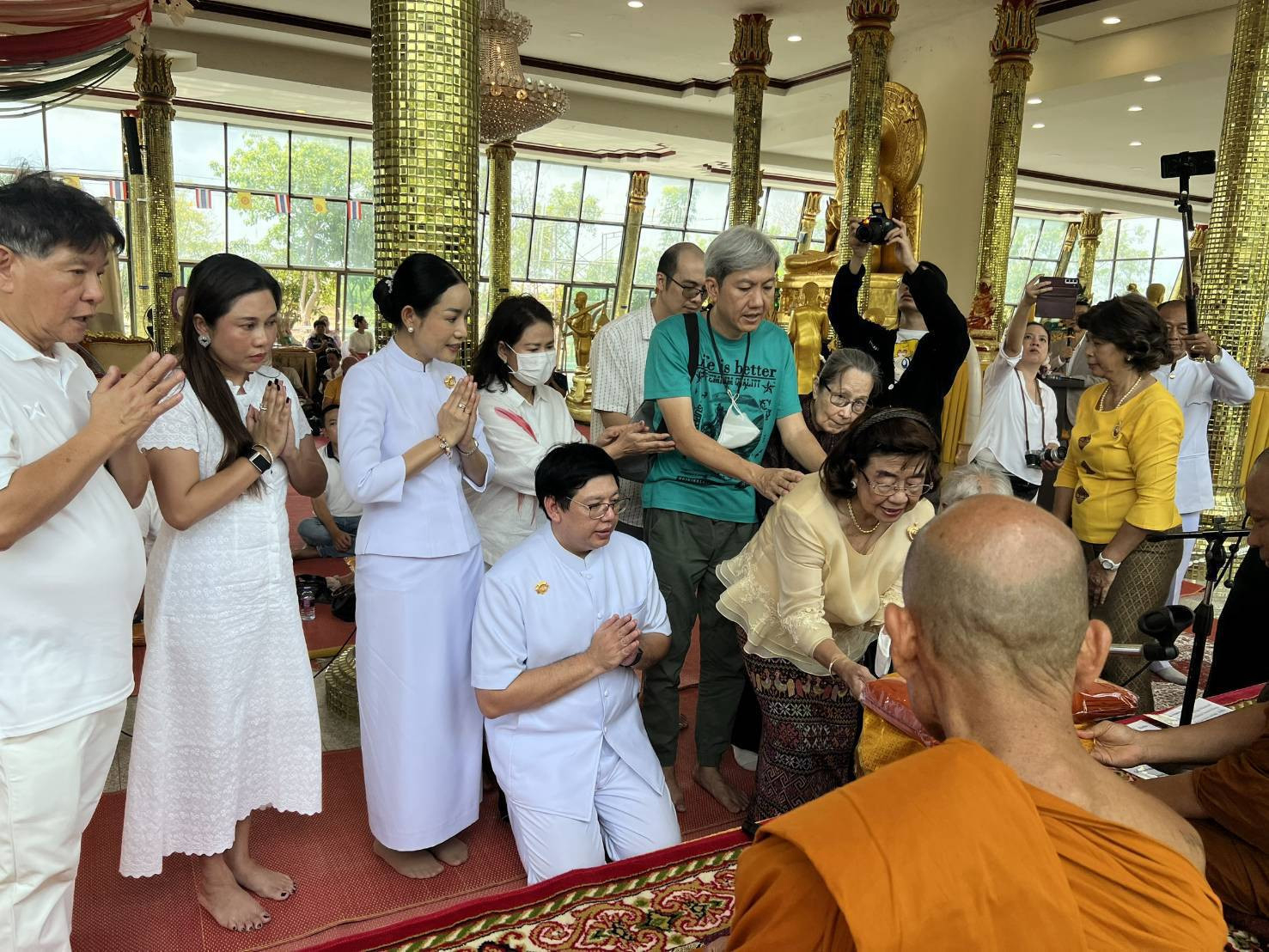 ภาพร่วมพิธีกรรมวัดพุทธวิชยาราม