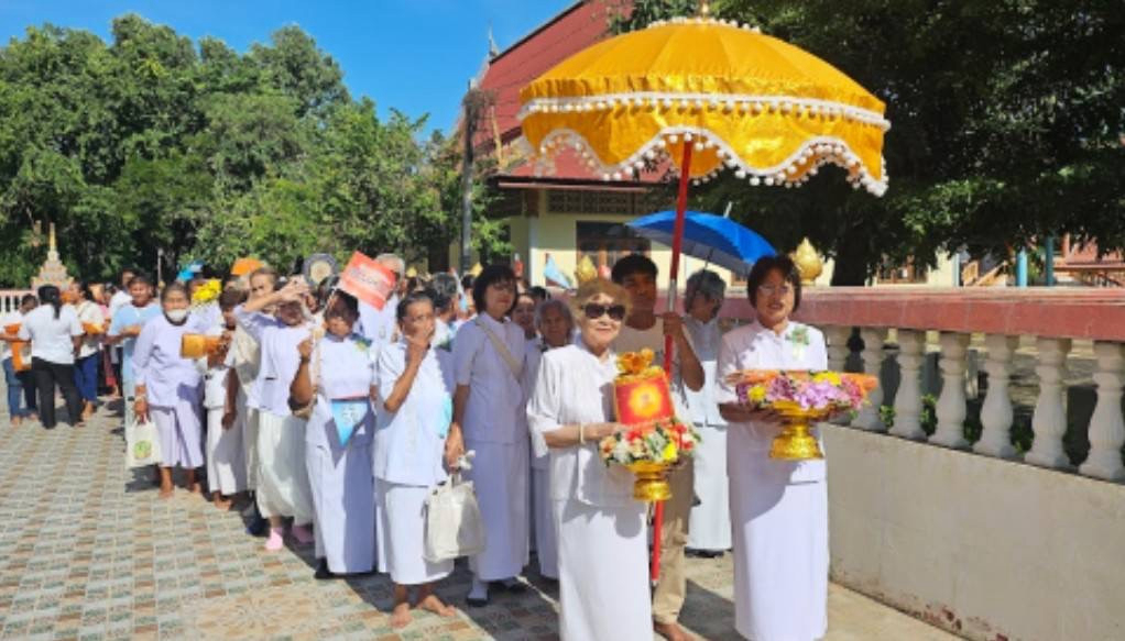 ภาพร่วมขบวนกฐินวัดกลาง