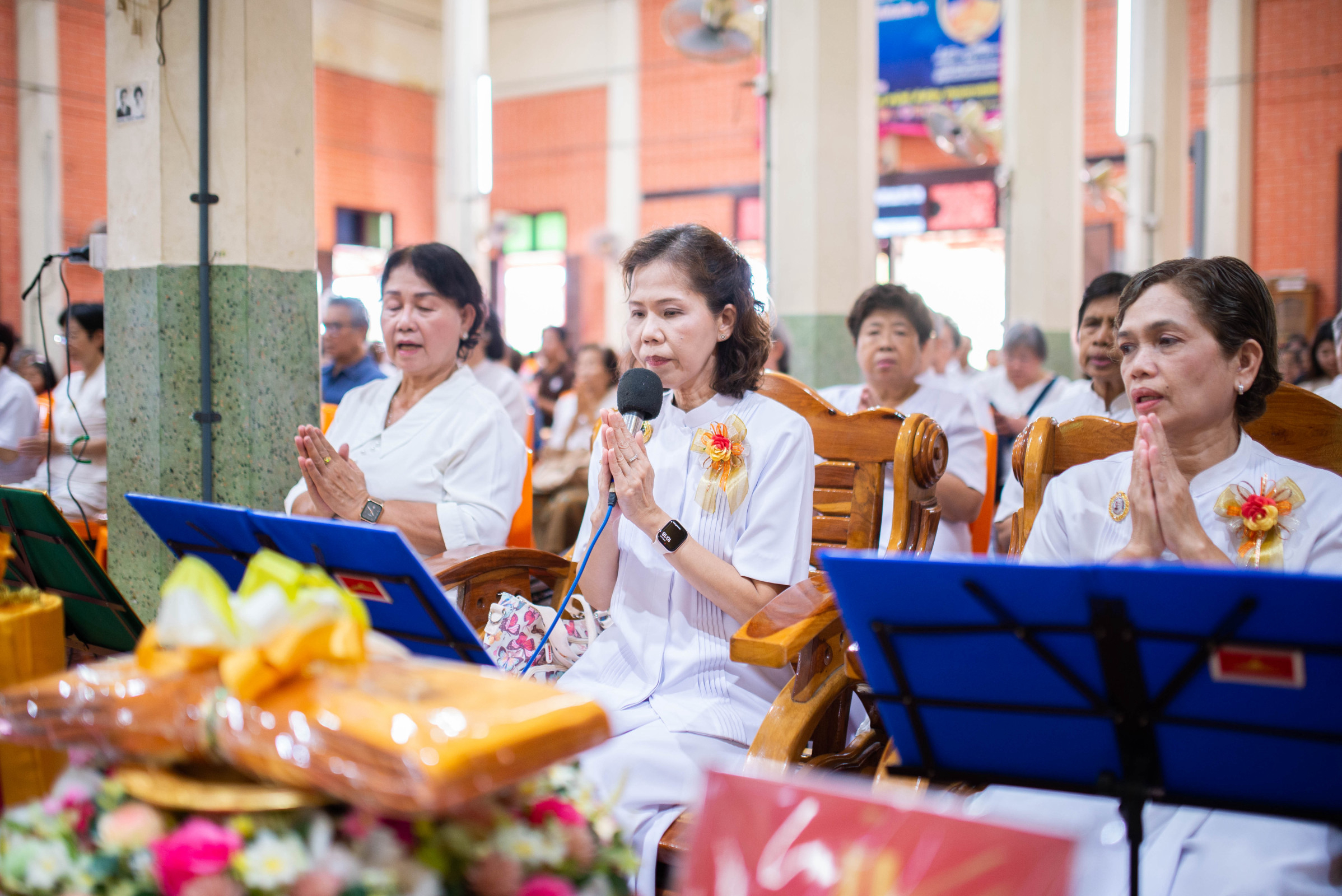 ภาพกล่าวคำถวายกฐินวัดลาดบัวหลวง