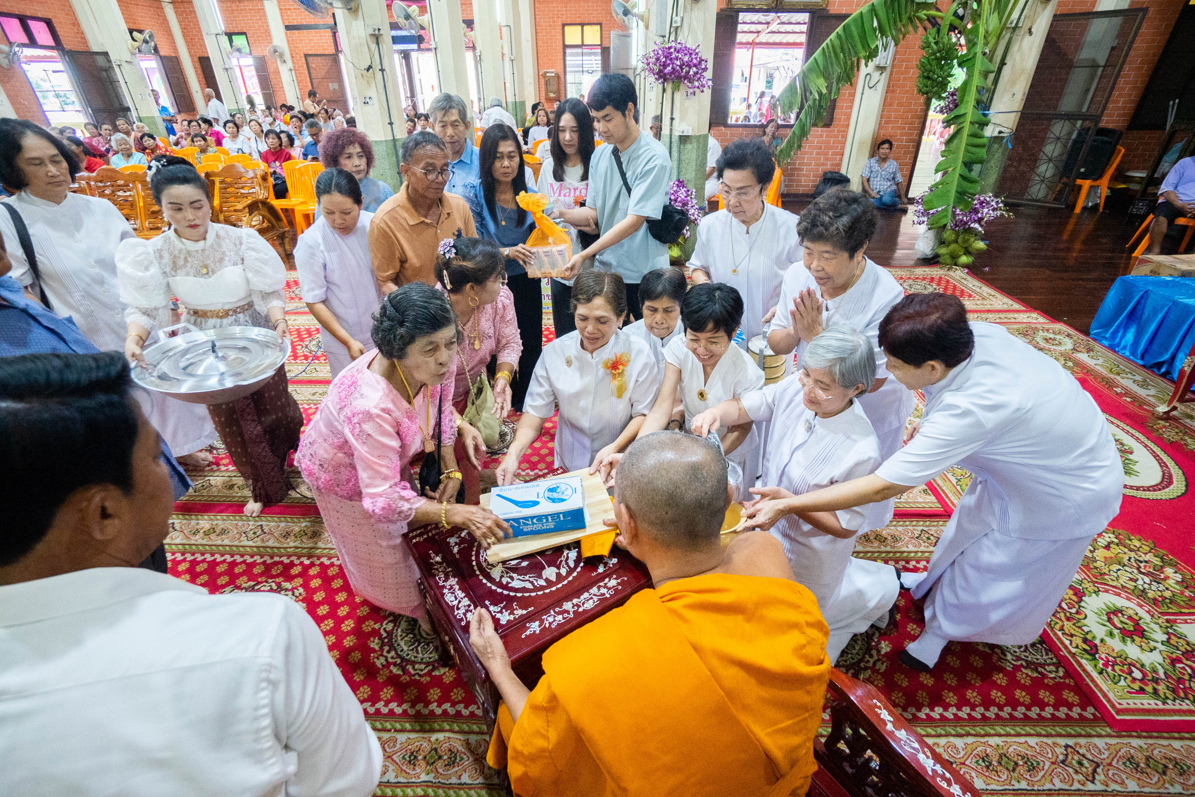ภาพร่วมพิธีกรรมวัดลาดบัวหลวง