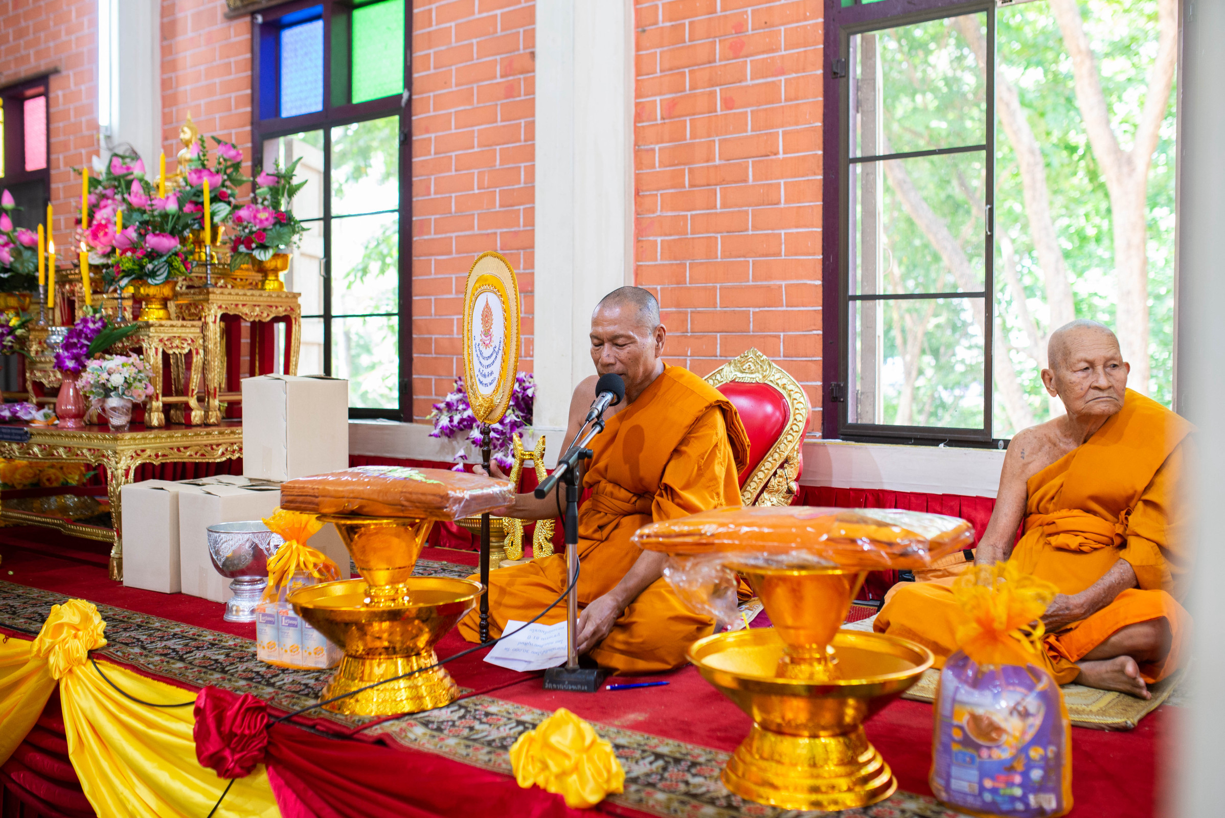 ภาพร่วมพิธีกรรมวัดลาดบัวหลวง
